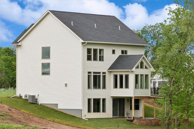 1204 Timber Trail, Solon, IA 52333