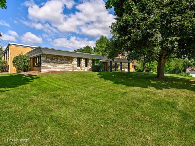 47 Church Street, Lake Zurich, IL 60047