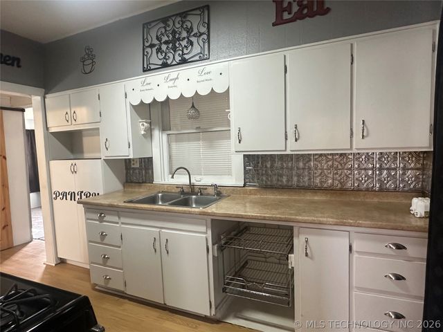 720 S Liberty Avenue, Okmulgee, OK 74447