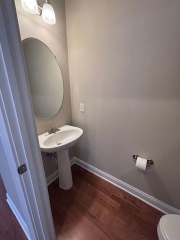 2112 Acklen Ave Apt 201, Nashville, TN 37212