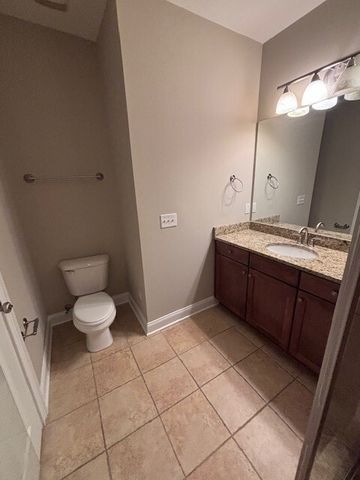 2112 Acklen Ave Apt 201, Nashville, TN 37212