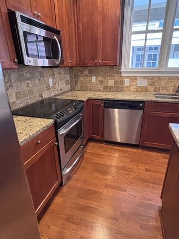 2112 Acklen Ave Apt 201, Nashville, TN 37212