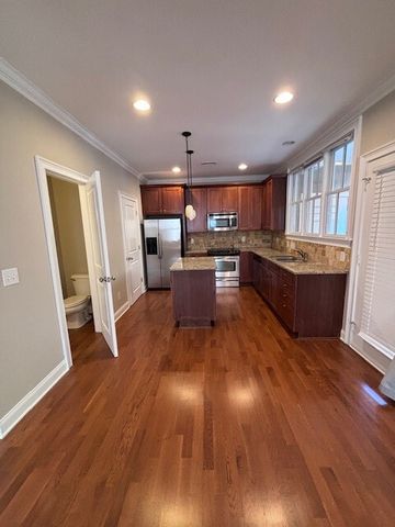 2112 Acklen Ave Apt 201, Nashville, TN 37212