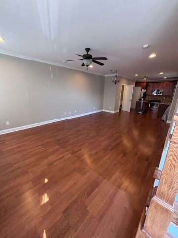 2112 Acklen Ave Apt 201, Nashville, TN 37212
