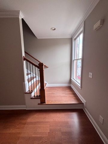 2112 Acklen Ave Apt 201, Nashville, TN 37212