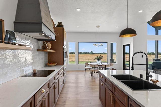 3772 S Brooks Rd, Medical Lake, WA 99022