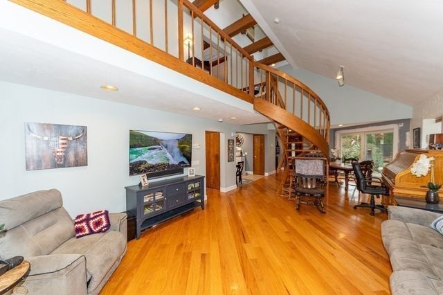 6 Leonard St, Lakeville, MA 02347