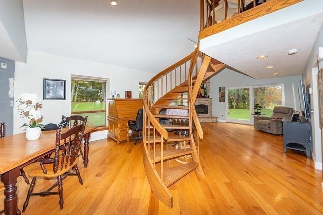 6 Leonard St, Lakeville, MA 02347