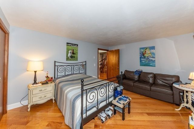 6 Leonard St, Lakeville, MA 02347