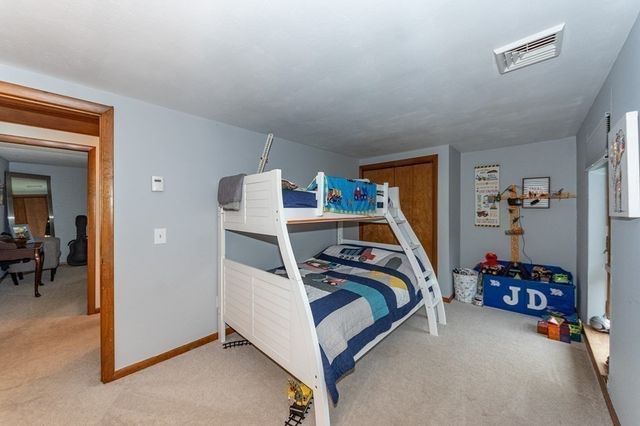 6 Leonard St, Lakeville, MA 02347
