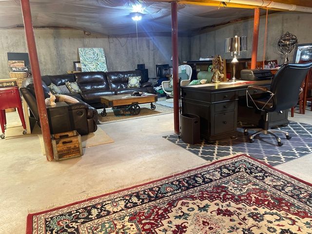 6 Leonard St, Lakeville, MA 02347