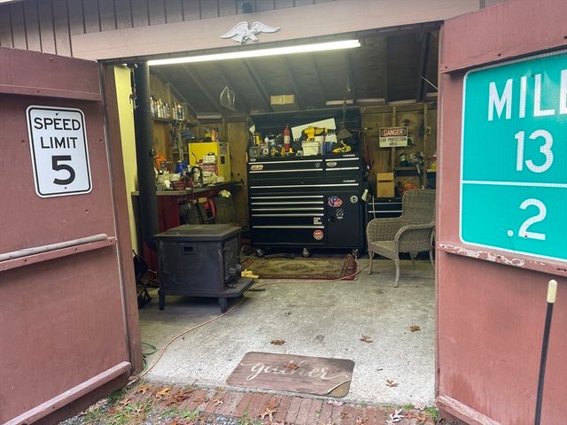 6 Leonard St, Lakeville, MA 02347