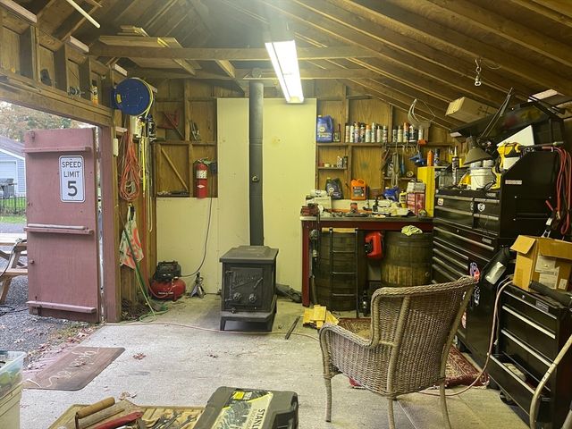 6 Leonard St, Lakeville, MA 02347