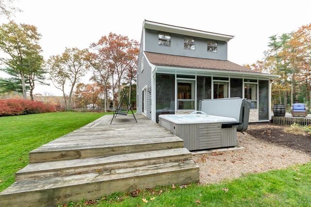 6 Leonard St, Lakeville, MA 02347