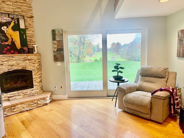6 Leonard St, Lakeville, MA 02347