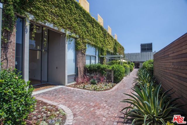 1850 Industrial Street 607, Los Angeles, CA 90021