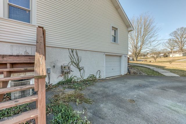 209 Crossway Rd Road, Bristol, VA 24201