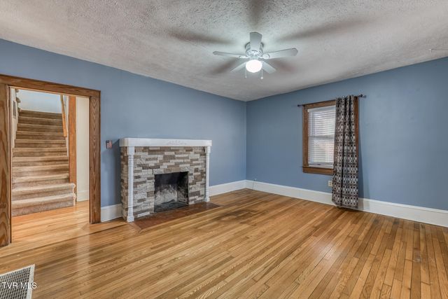 209 Crossway Rd Road, Bristol, VA 24201