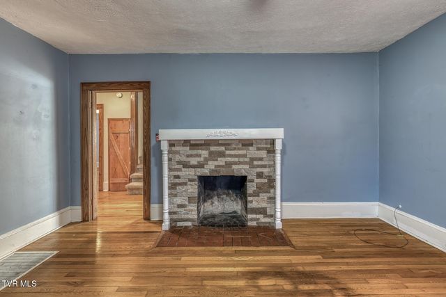 209 Crossway Rd Road, Bristol, VA 24201