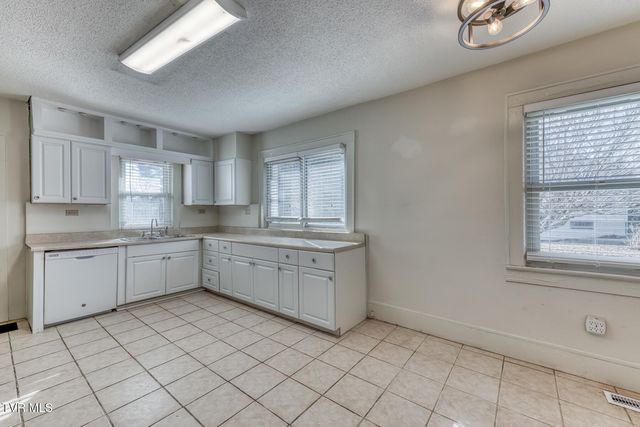 209 Crossway Rd Road, Bristol, VA 24201