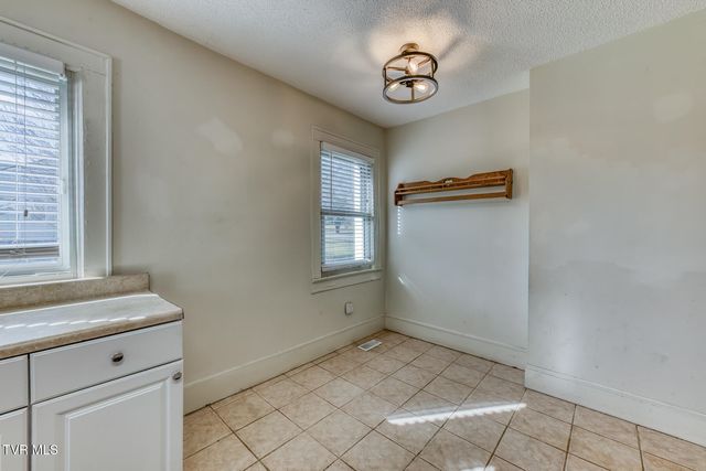 209 Crossway Rd Road, Bristol, VA 24201