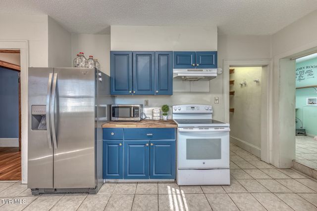 209 Crossway Rd Road, Bristol, VA 24201