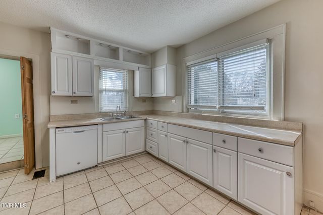 209 Crossway Rd Road, Bristol, VA 24201