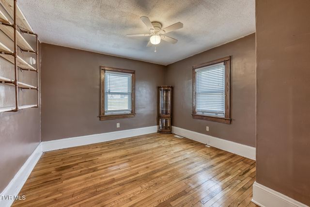 209 Crossway Rd Road, Bristol, VA 24201