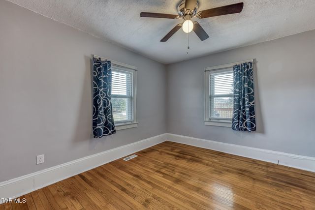 209 Crossway Rd Road, Bristol, VA 24201