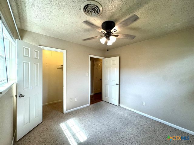 105 North Drive, Copperas Cove, TX 76522