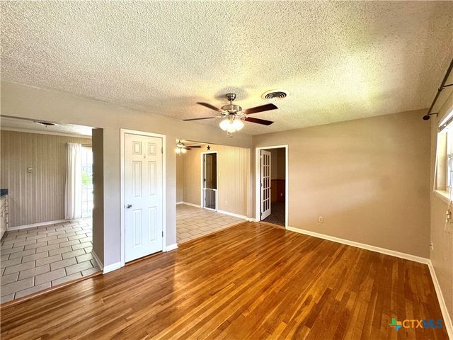 105 North Drive, Copperas Cove, TX 76522