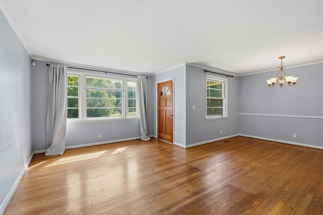 5101 Regent Dr, Nashville, TN 37220