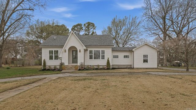 2005 Wood Street, Jonesboro, AR 72401