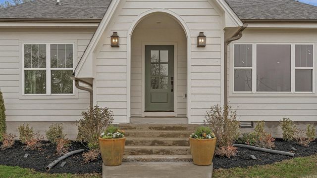 2005 Wood Street, Jonesboro, AR 72401