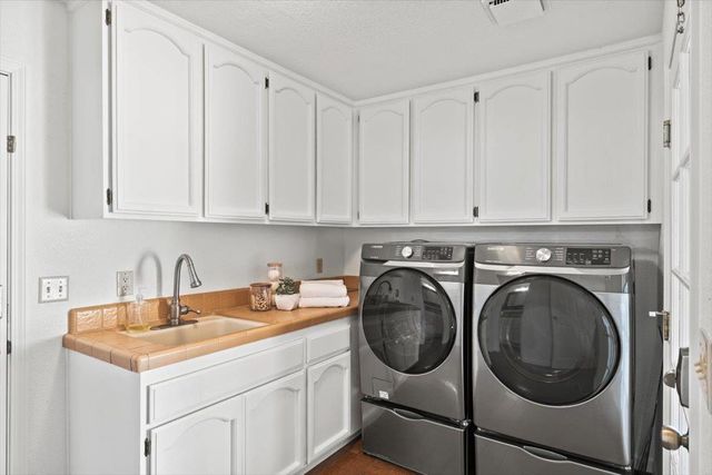 681 Powers Dr, El Dorado Hills, CA 95762