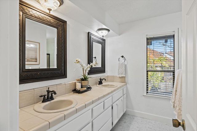 681 Powers Dr, El Dorado Hills, CA 95762