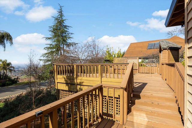 681 Powers Dr, El Dorado Hills, CA 95762