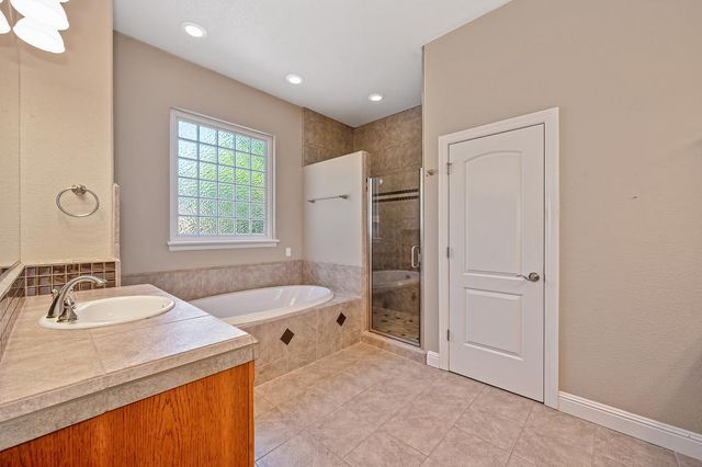 530 Crazy Horse Ct, Cameron Park, CA 95682