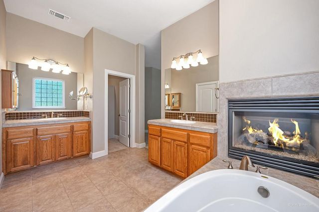 530 Crazy Horse Ct, Cameron Park, CA 95682