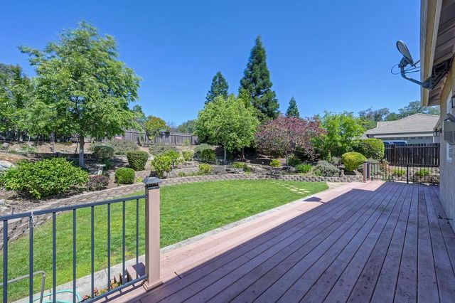 530 Crazy Horse Ct, Cameron Park, CA 95682
