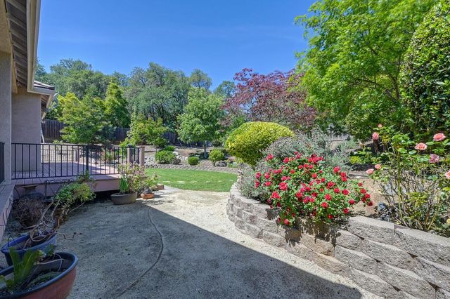 530 Crazy Horse Ct, Cameron Park, CA 95682