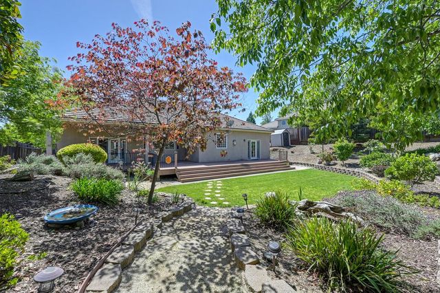 530 Crazy Horse Ct, Cameron Park, CA 95682