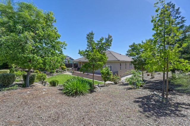 530 Crazy Horse Ct, Cameron Park, CA 95682