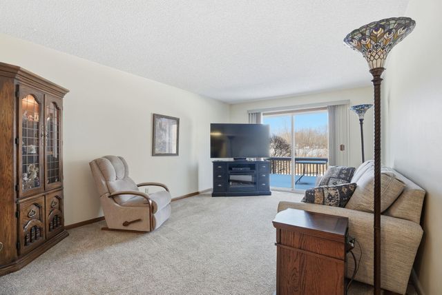 789 Parkside Drive 789G, Vadnais Heights, MN 55127