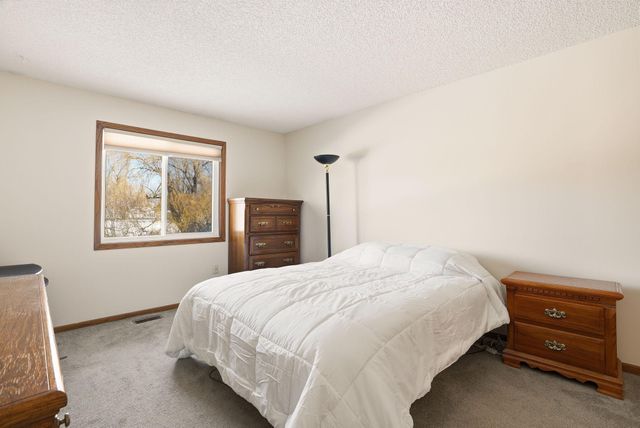 789 Parkside Drive 789G, Vadnais Heights, MN 55127