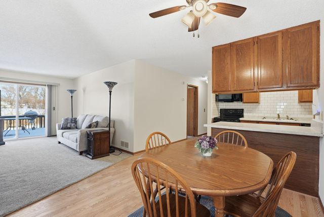 789 Parkside Drive 789G, Vadnais Heights, MN 55127