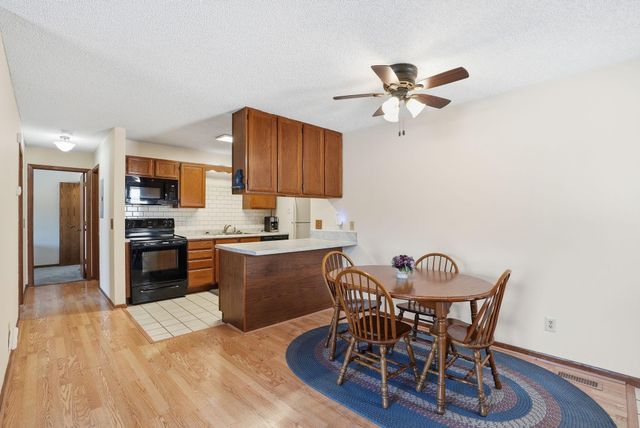 789 Parkside Drive 789G, Vadnais Heights, MN 55127