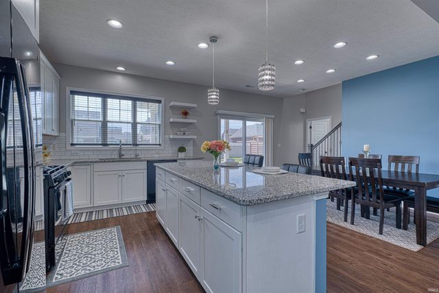 5509 Camden Drive, Newburgh, IN 47630