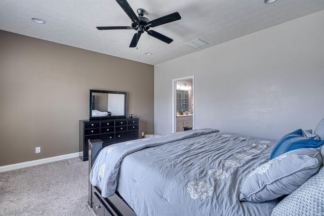 5509 Camden Drive, Newburgh, IN 47630