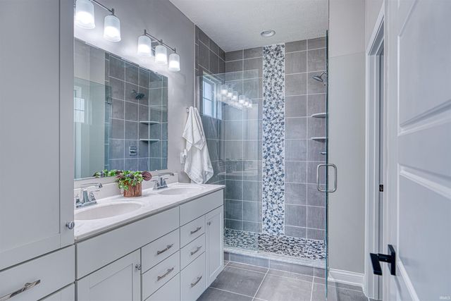 5509 Camden Drive, Newburgh, IN 47630